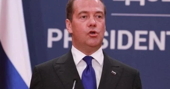 Medvedevdən ABŞ a cavab “Rusiya ilə oyun oynama”