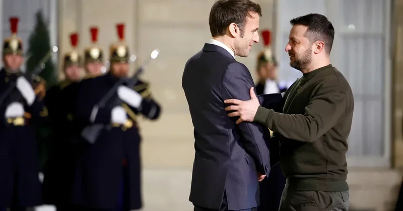 Makron Kiyevin Ukrayna Silahlı Qüvvələrinin sayını 800 min nəfər səviyyəsində saxlamaq planını dəstəkləyib