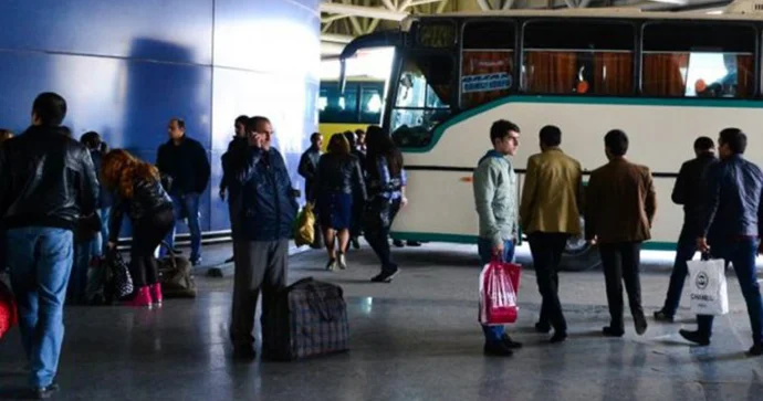 Alınan biletin 80 faizini qaytarıblar Sərnişinlər isə yollarda qalır...