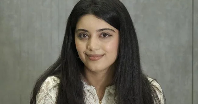 “Ətrafınızda sizi daim tənqid edən, “qurban rolu”nda yaşayan ümidsiz insanlar varsa, bu, tədricən enerjinizi azaldır”