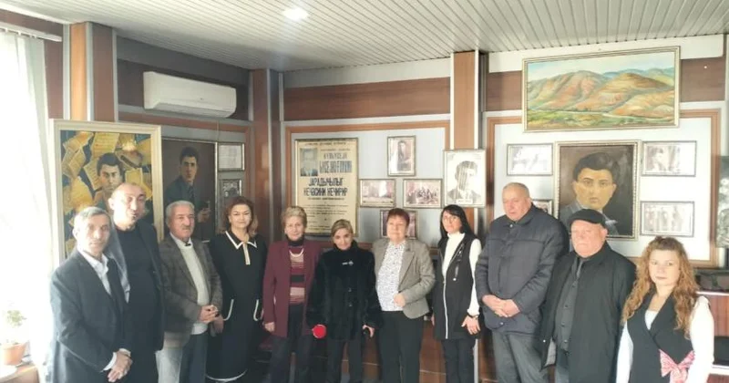 Müşfiqsevərlər Xızıda nakam şairin xatirəsini anıblar