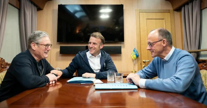 Zelenski, Starmer və Makron birgə bəyənnamə imzaladılar