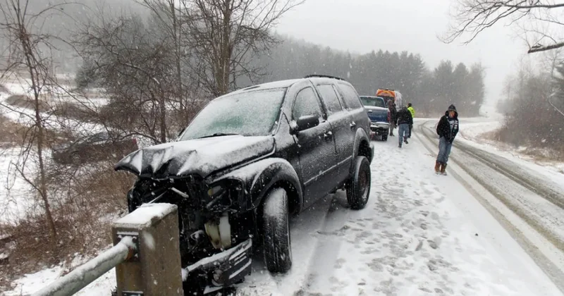 Bayram günlərində qarlı hava ilə bağlı avtomobillər dəyən ziyan 1 mln. manata çatıb