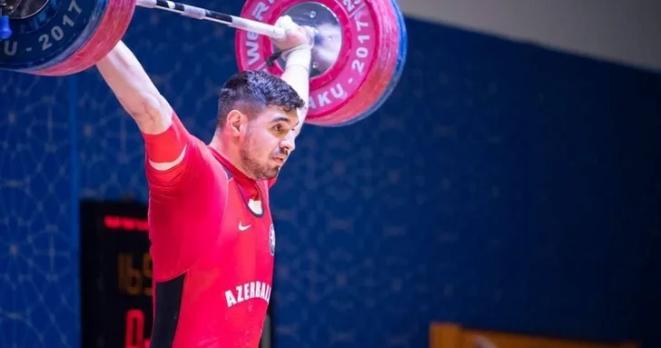 Дадаш Дадашбейли: 2025 год стал одним из самых успешных в азербайджанской тяжелой атлетике