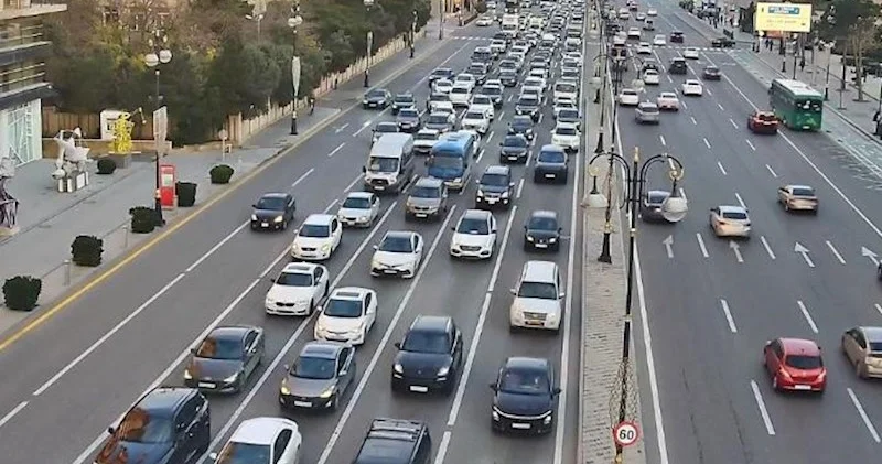 14 istiqamətdə tıxac var − Siyahı