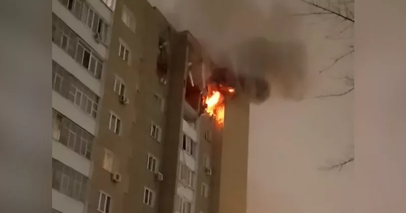 Беспилотник ВСУ врезался в многоквартирный дом в Твери: один человек погиб, два пострадали