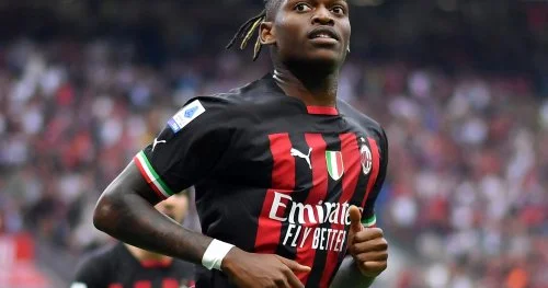 Milan bu futbolçunun maaşını yüksəldir YENİ MÜQAVİLƏ