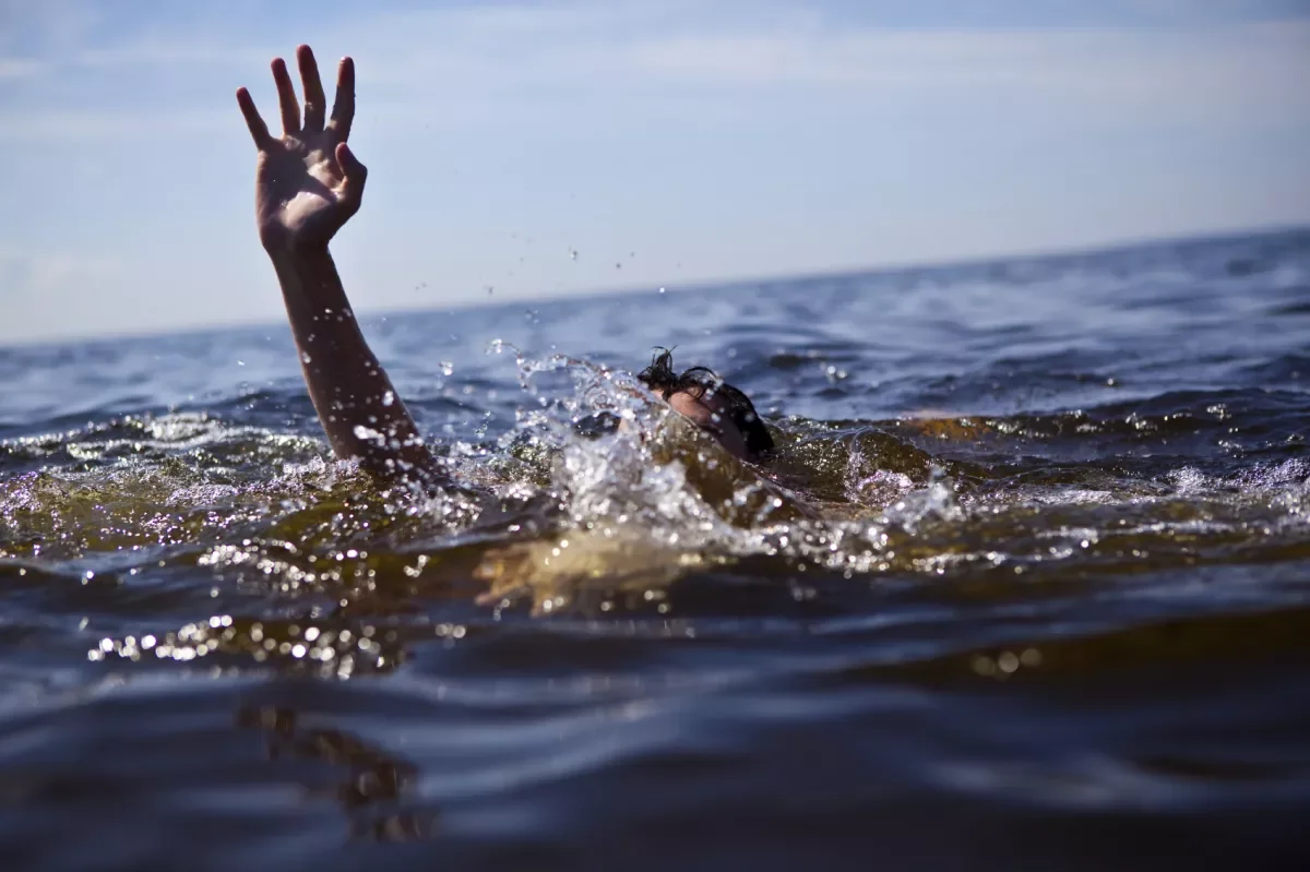 В Агджабеди в водоканале утонул человек