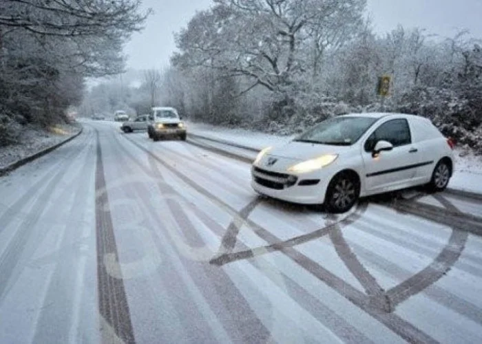 Yollar buz bağlayacaq: Avtomobillərin təhlükəsizliyi üçün hansı tədbirlər görüləcək?