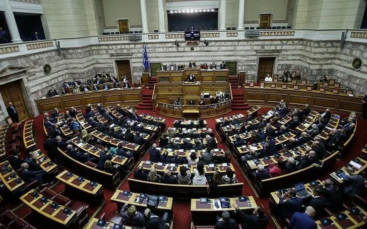 Греческий парламент не смог определить нового президента в третьем туре голосования