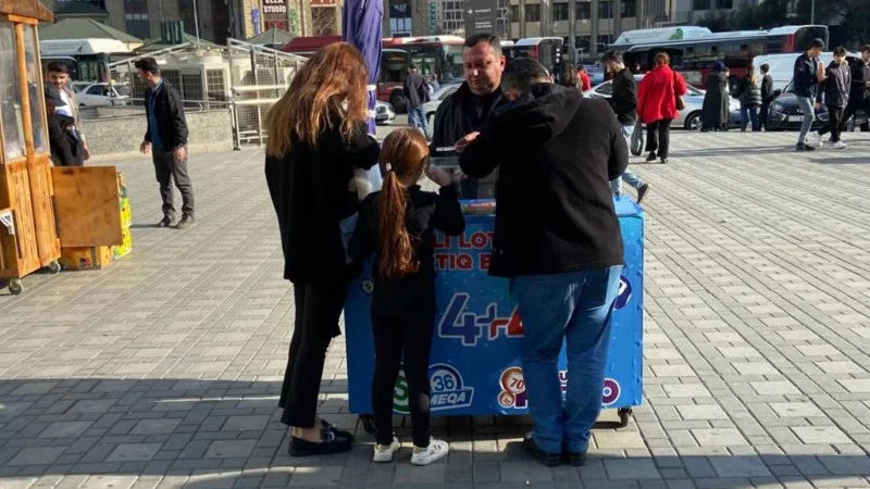 GÜNÜMÜZÜN BƏLASI: Topaz, Misli insanlarda qumar asılılığı yaradır