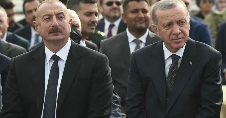 Zəlzələ zamanı yardım Azərbaycanın Türkiyəyə nə dərəcədə qardaş olduğunu bir daha göstərir