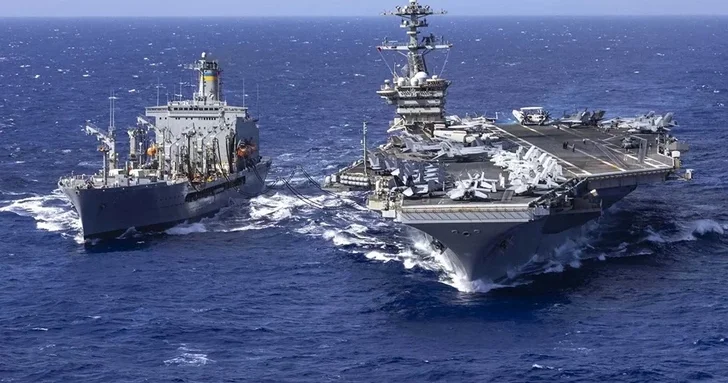 ВВС США показали работу с палубы авианосца Авраам Линкольн у берегов Ирана