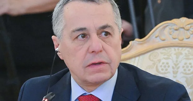 Kassis Lavrovla görüşdə çaşdı, gündəm oldu