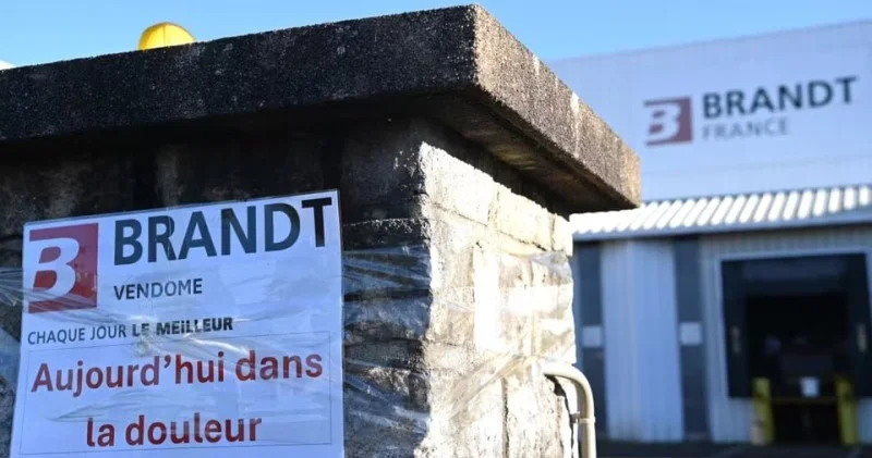 Le Monde yazır: Fransa sənayesi 2025 ci ildə daha da dərin böhrana düşdü