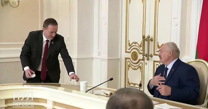 Премьер Белоруссии на совещании предложил Лукашенко снюс