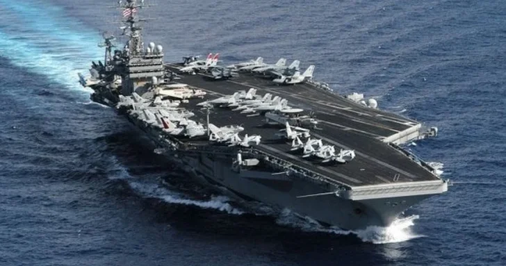 Корабли США во главе с авианосцем Авраам Линкольн зашли в Аравийском море
