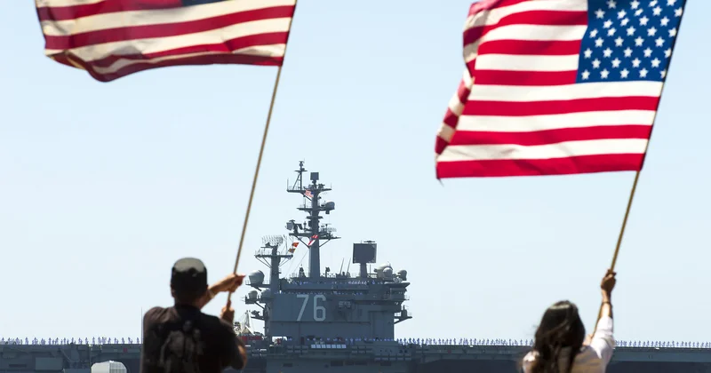 ВМС США уничтожили судно в Тихом океане по подозрению в наркоконтрабанде