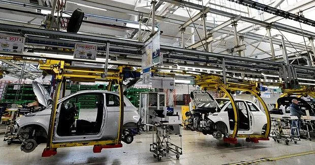 Крупный автопроизводитель пожалел о ставке на электромобили