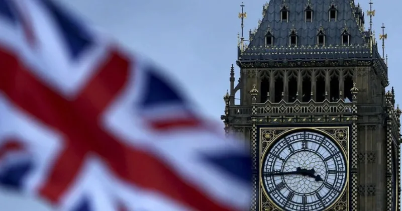 Britaniya minlərlə qanunsuz miqrantı üç Afrika ölkəsinə deportasiya edəcək