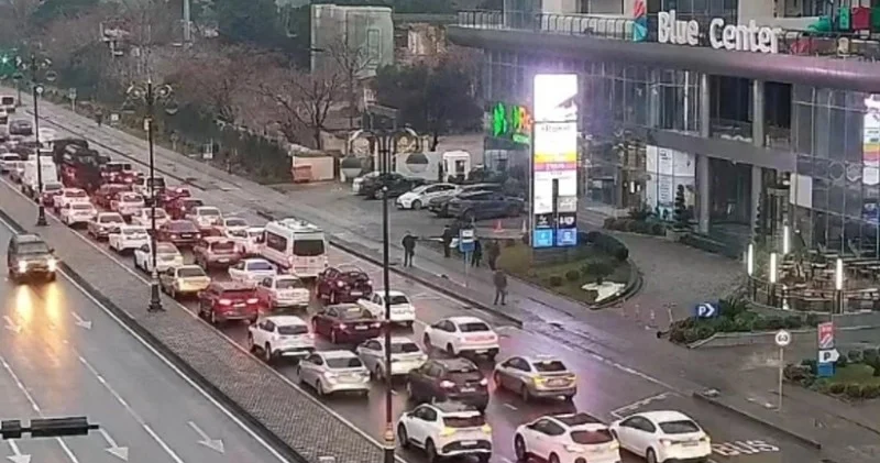 Yağışlı Bakıda 11 yolun VƏZİYYƏTİ SİYAHI