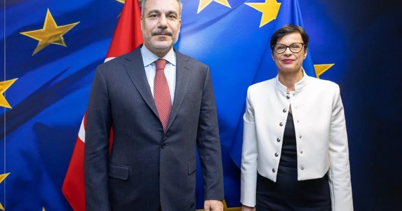 AVROPA BIRLİYİ TÜRKİYƏNİN AYAĞINA GƏLİR AB komissarı Ankaraya niyə gedib?