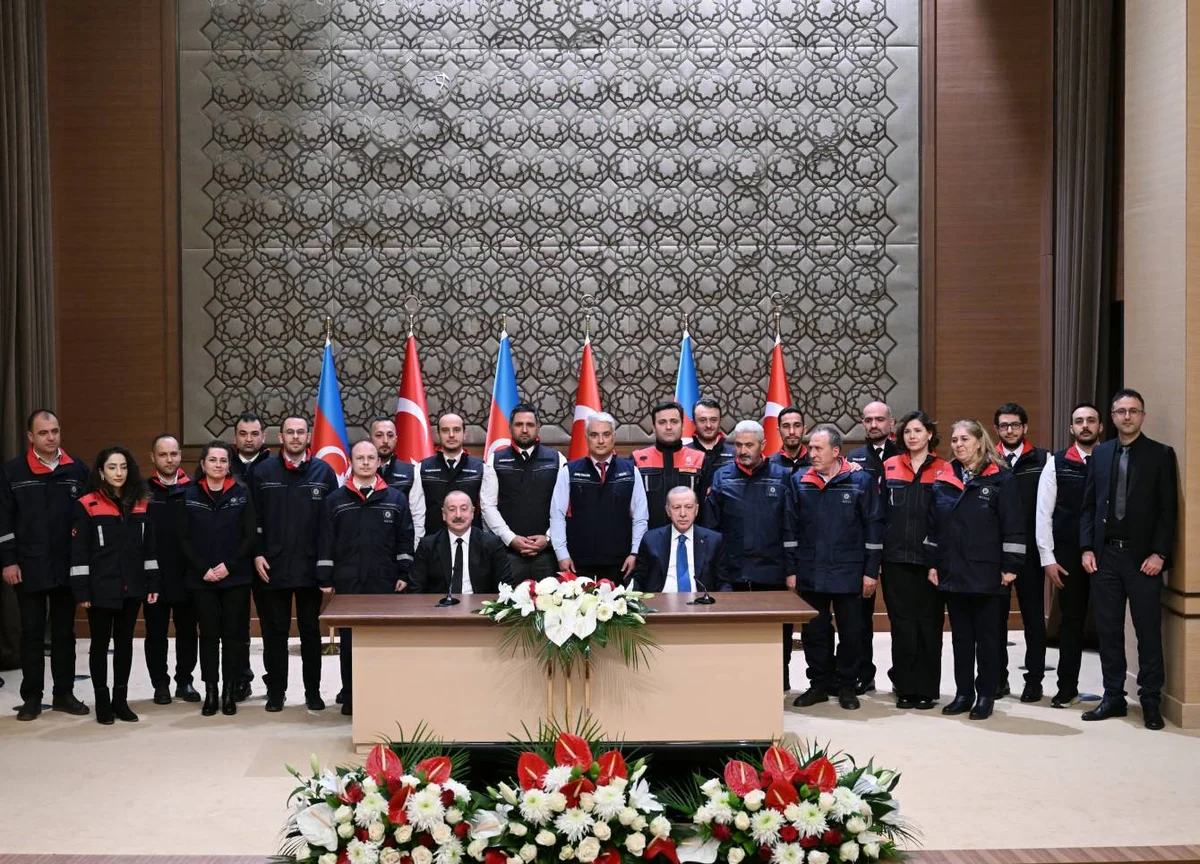 “İğdır Naxçıvan qaz kəməri Türkiyə Azərbaycan münasibətlərində yeni və parlaq səhifə açdı”