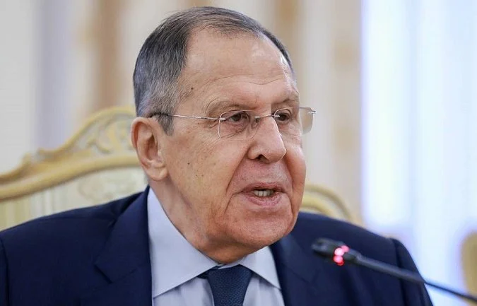 Lavrov Makronu Hitler və Napoleonla müqayisə edir