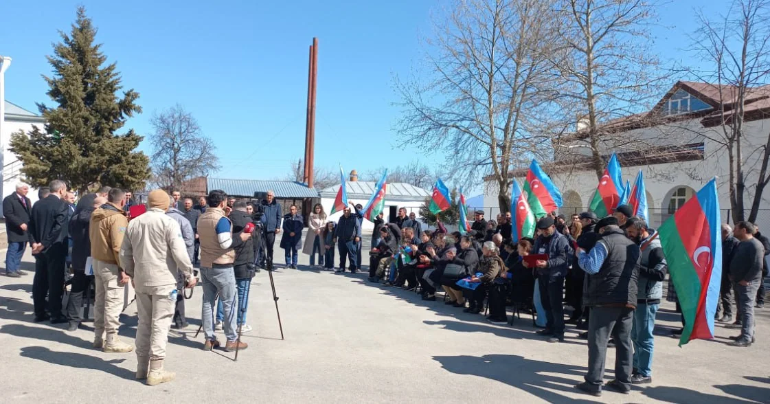 Həsənriz kəndinə köçən daha 25 ailəyə evlərin açarları verildi FOTO