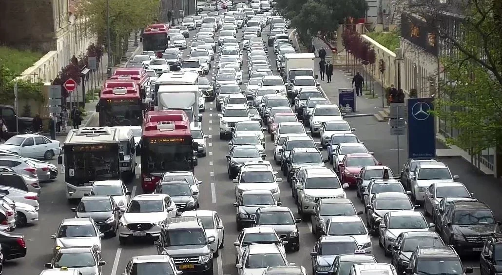 Bakıdakı tıxacların ən başlıca səbəbi bu imiş… KONKRET