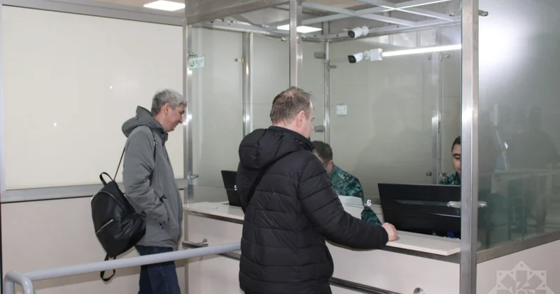 Представители посольства России покинули Иран через Азербайджан
