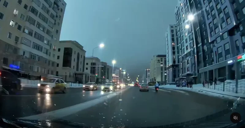 Яркая вспышка и погасли фонари: что произошло в небе над столицей Казахстана?