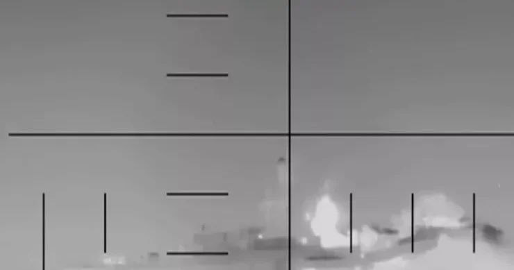 ABŞ İranın dron daşıyan gəmisini vurub yandırdı