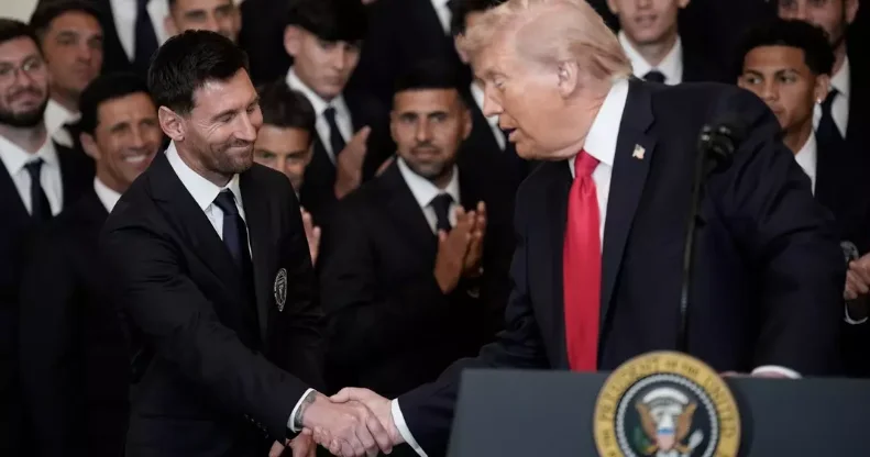 Tramp Ağ Evdə Messi ilə görüşdü: Oğlum sizə fanatlıq edir FOTOLAR