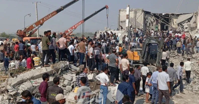 Məktəbi İran öz raketi ilə vurubmuş