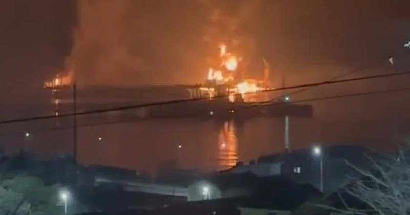 Горит один из крупнейших нефтеналивных терминалов России видео