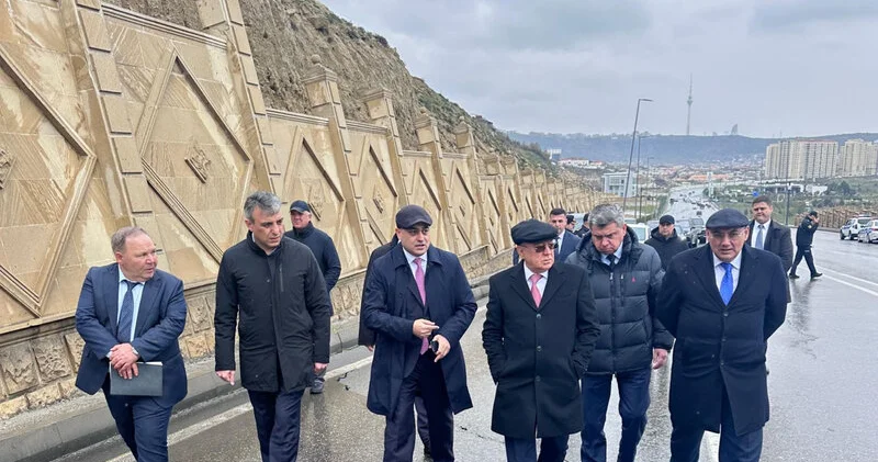 Kəmaləddin Heydərov Bibiheybət yolundakı vəziyyətlə tanış oldu FOTO/VİDEO