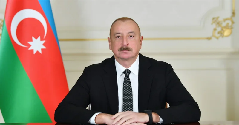 Президент Ильхам Алиев посетил памятник Общенациональному лидеру Гейдару Алиеву в Тбилиси