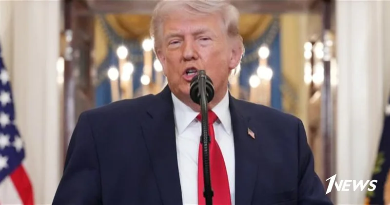Трамп заявил, что иранцы просят его бомбить их ВИДЕО