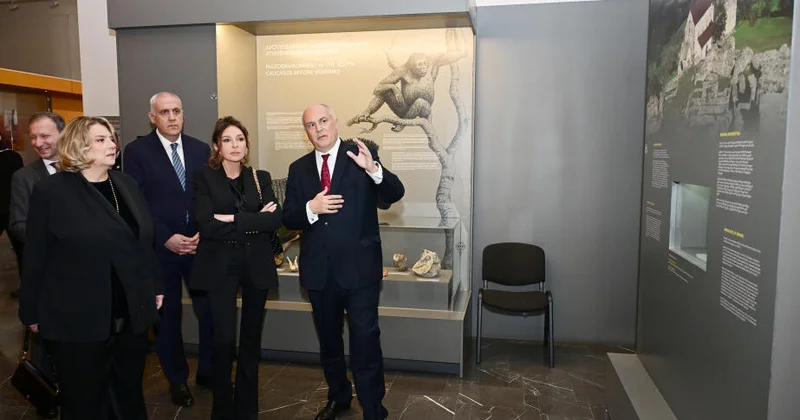 Azərbaycanın birinci xanımı Tbilisidə Gürcüstan Milli Muzeyində olub FOTO