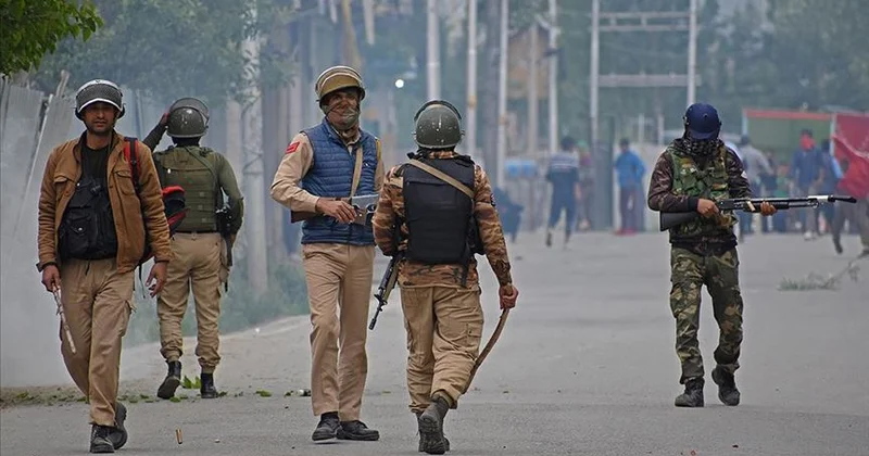 Hindistan bombaladı, Pakistan cavab verdi