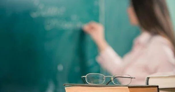 Ekspert: Müəllimlərə yönəlik sosial təşəbbüslər effektiv nəticələr verəcək
