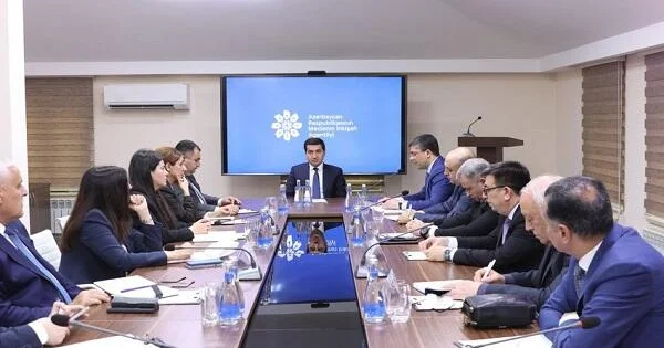 Hikmət Hacıyev media subyektlərinin rəhbərləri ilə görüşdü