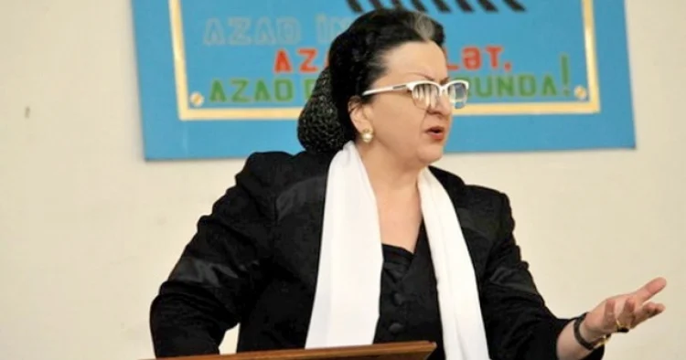 Anam yaxşıdır, əsas arzusu məni evləndirməkdir