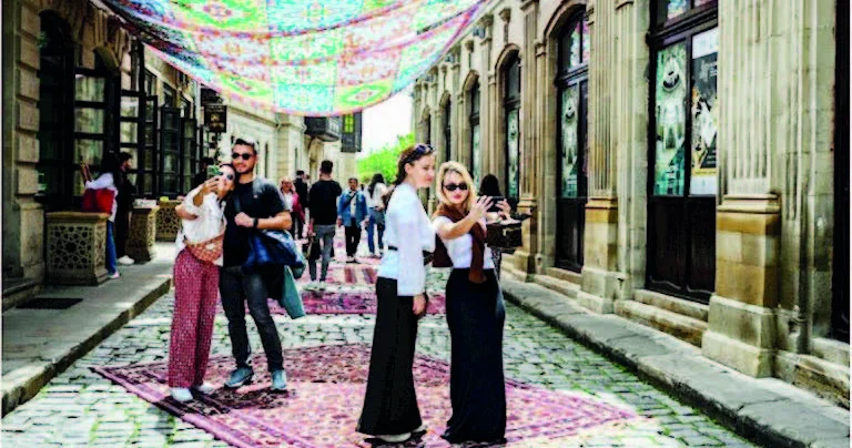 Xalçalarda yaşayan mənəvi zənginlik