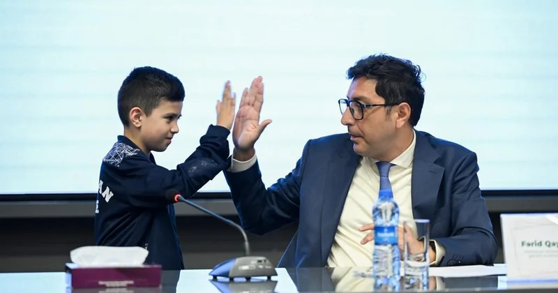 Fərid Qayıbov yarışlarda uğur qazanan idmançılar və onların məşqçiləri ilə görüşüb