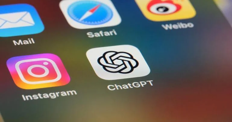 ChatGPT dən məsləhət istədi, şəxsi məlumatları ifşa etdi FOTO