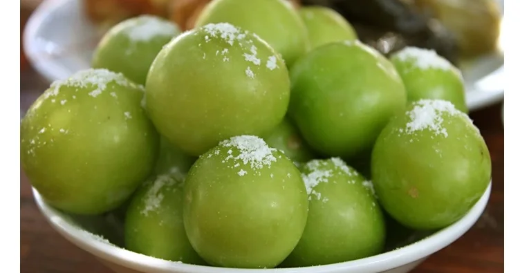 Göycəni duzla yeməyin zərərləri
