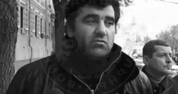 Həbsdən qaçıb Azərbaycanda gizlənən mafyoz çempion öldü