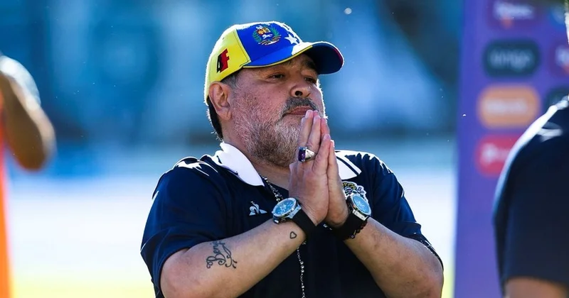 Ölkə başçısı: Bunu ilk dəfə deyirəm: Maradonanı öldürdülər